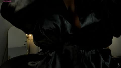 Snapshot of savannahstorm_ chatting on October 1, 9:26 am S a v a n n a h online show from October 1, 9:26 am