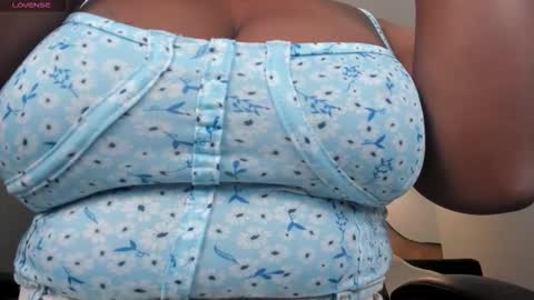 Snapshot of savannahstorm_ chatting on October 3, 12:13 pm S a v a n n a h online show from October 3, 12:13 pm