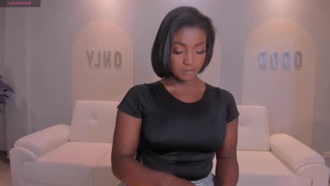 Snapshot of savannahstorm_ chatting on October 9, 8:40 pm S a v a n n a h online show from October 9, 8:40 pm