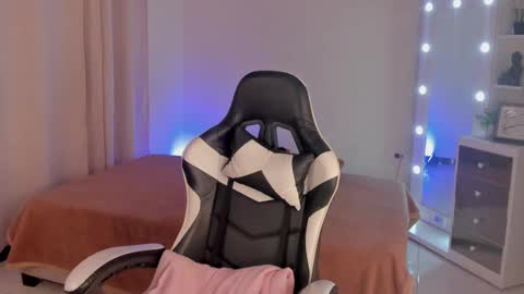 Savannahwildee online show from February 26, 3:19 pm