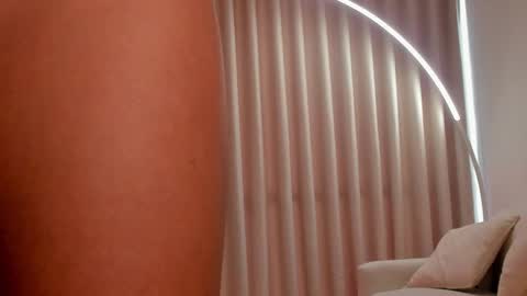 Savannahwildee online show from September 11, 12:27 pm