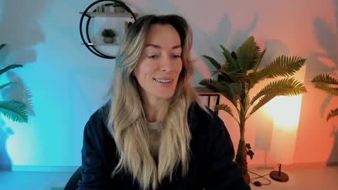 save the qween online show from December 21, 5:03 am