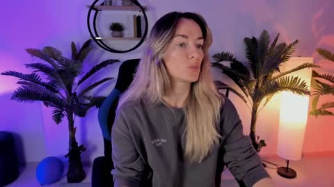 save the qween online show from January 4, 7:24 am