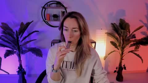 save the qween online show from January 20, 5:37 am