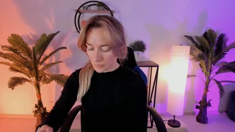 save the qween online show from February 1, 7:15 am