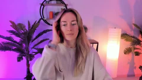 save the qween online show from February 9, 8:22 am