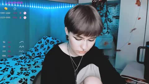 pronoun she. name Mary. age 21. online show from March 3, 6:12 pm