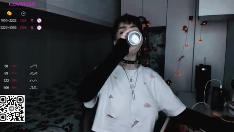 pronoun she. name Mary. age 21. online show from March 10, 5:29 pm