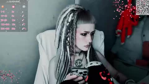 pronoun she. name Mary. age 21. online show from November 28, 11:46 am