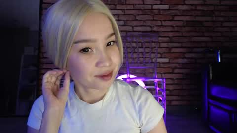 Snapshot of saya_lin chatting on October 30, 9:15 pm Saya online show from October 30, 9:15 pm