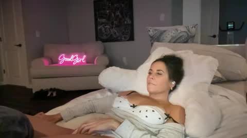 Good Girls Say Please...and Thank You online show from December 19, 10:53 pm