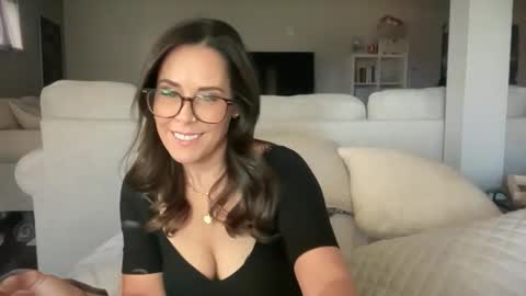 Good Girls Say Please...and Thank You online show from December 15, 7:07 pm