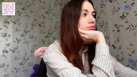 Snapshot of scarlet1flowers chatting on November 5, 9:53 am Kira online show from November 5, 9:53 am