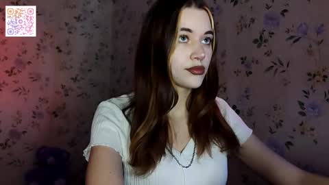 Snapshot of scarlet1flowers chatting on November 12, 3:12 pm Kira online show from November 12, 3:12 pm