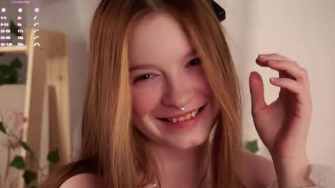 scarlet_fever10 online show from November 23, 2:06 pm