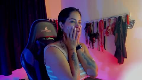 scarlet taylor kennedy online show from September 19, 1:18 am