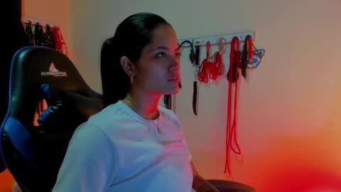 scarlet taylor kennedy online show from October 29, 10:00 pm