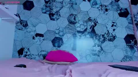 SCARLETH online show from February 8, 10:40 pm