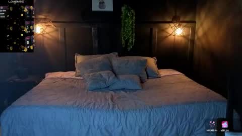 SCARLETH online show from September 23, 1:30 am