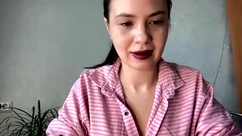 scarletpetal online show from January 22, 6:20 am