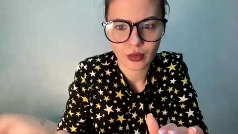 scarletpetal online show from February 6, 11:54 am