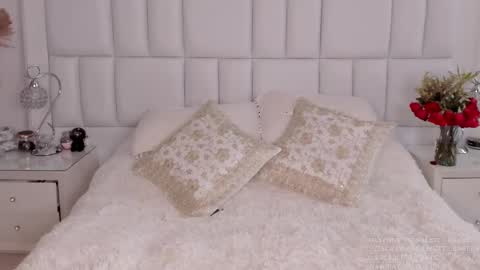 juli online show from February 17, 8:04 pm