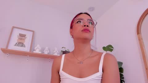 Snapshot of scarlett_morgan_ chatting on February 20, 2:29 am Scarlett Morgan online show from February 20, 2:29 am