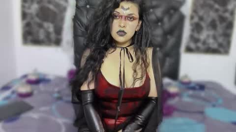 Scarlett online show from October 31, 5:25 pm