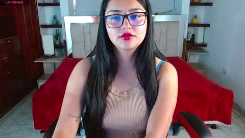 scarllet online show from January 22, 12:06 pm