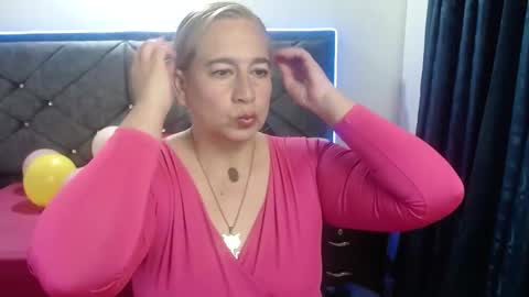 Sccarlet online show from November 17, 3:18 pm