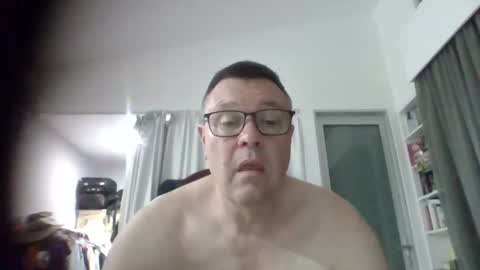 Snapshot of scoobs71 chatting on December 19, 1:51 pm Scoobs online show from December 19, 1:51 pm