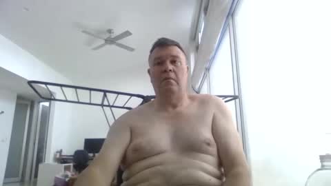 Snapshot of scoobs71 chatting on October 1, 1:44 am Scoobs online show from October 1, 1:44 am