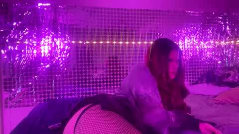 Snapshot of scoutcansquirt chatting on December 14, 11:04 am scout online show from December 14, 11:04 am