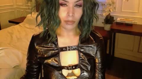 screendoll online show from January 18, 3:20 am