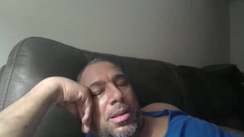 sdblkmale2131 online show from October 28, 3:43 am