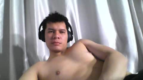 Snapshot of seb5758 chatting on November 16, 2:17 am Seb online show from November 16, 2:17 am