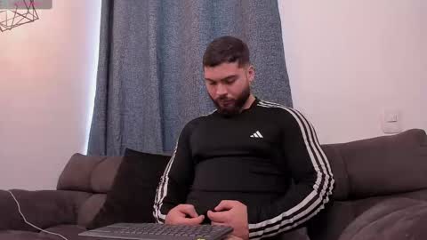 Instagram jeanpaulfit  online show from September 30, 9:42 pm