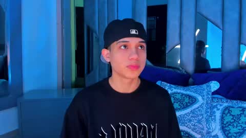 Sebastian online show from September 19, 8:09 pm