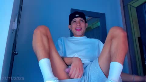 Sebastian online show from November 11, 8:09 pm