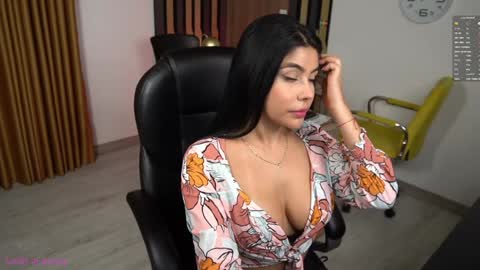 Snapshot of secretary_bj chatting on December 3, 8:06 pm secretary_bj online show from December 3, 8:06 pm