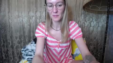 Snapshot of secretcandy222 chatting on January 21, 9:03 am secretcandy222 online show from January 21, 9:03 am