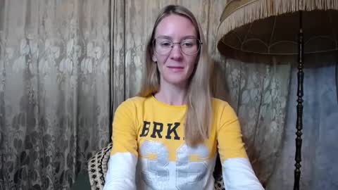 Snapshot of secretcandy222 chatting on February 1, 11:32 am secretcandy222 online show from February 1, 11:32 am