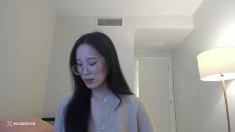 Snapshot of secretgirlfriendxo chatting on March 1, 6:57 am Angela online show from March 1, 6:57 am