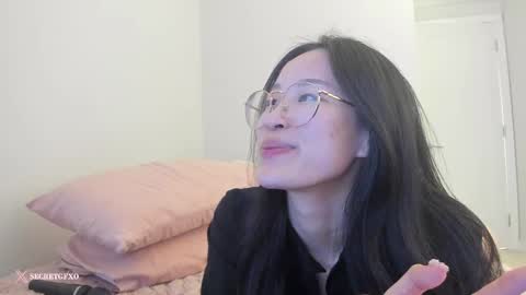 Snapshot of secretgirlfriendxo chatting on March 1, 10:02 am Angela online show from March 1, 10:02 am