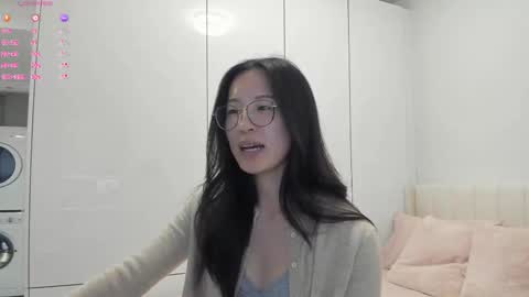 Snapshot of secretgirlfriendxo chatting on October 10, 1:15 am Angela online show from October 10, 1:15 am