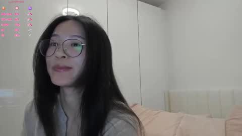 Snapshot of secretgirlfriendxo chatting on October 24, 12:41 am Angela online show from October 24, 12:41 am