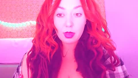 Snapshot of secrettbela4u chatting on March 2, 6:05 am secrettbela4u online show from March 2, 6:05 am