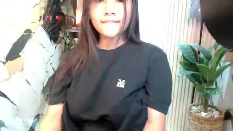 Snapshot of seductive_elle chatting on October 23, 11:42 am ellie online show from October 23, 11:42 am