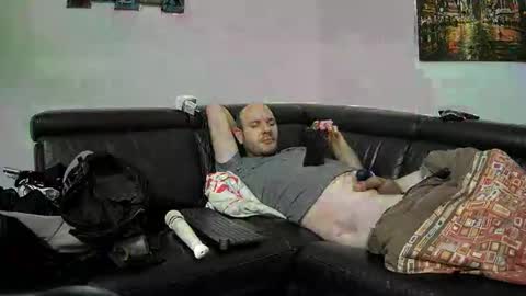 Snapshot of seeebi chatting on December 14, 6:46 am Sebastian online show from December 14, 6:46 am