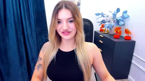 selenaemoore online show from October 13, 7:36 pm